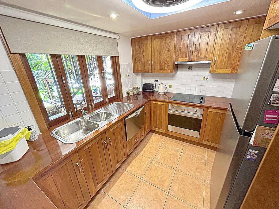 Willa Oasis, In Leafy Whitfield. Edge Hill Zewnętrze zdjęcie