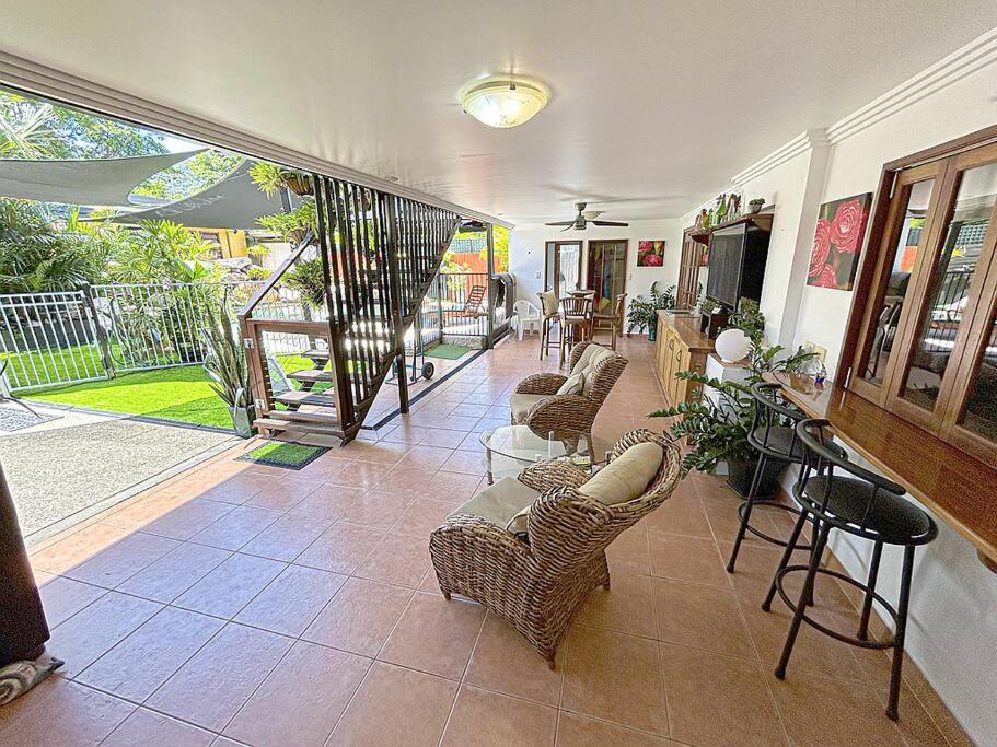 Willa Oasis, In Leafy Whitfield. Edge Hill Zewnętrze zdjęcie